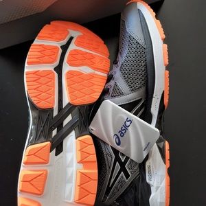 Asics gt 2000-4 size 11. Brand new, never worn!